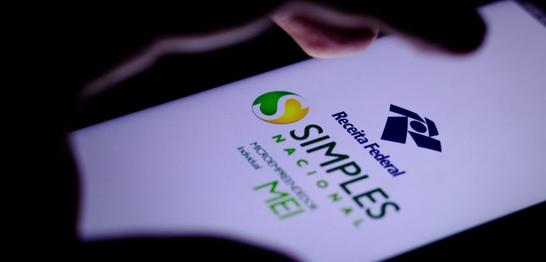 Profissionais liberais em alerta para 2026 diante de revisão do Simples e novas regras do IR