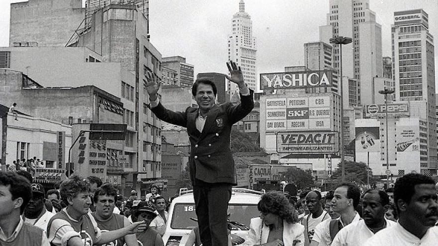 Silvio Santos o visionário do entretenimento que ajudou a revolucionar o varejo brasileiro - camelô