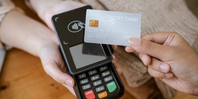 Entenda por que a conta internacional é recomendada para empresas