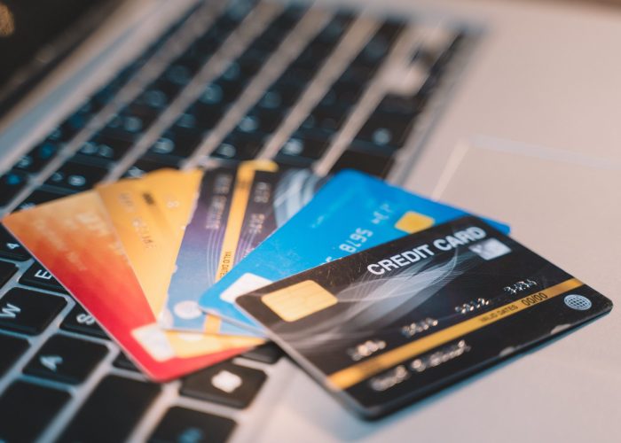 Demanda por crédito no Brasil sofre queda de -1,09% em outubro em comparação com o mesmo período do ano passado, aponta CNDL/SPC Brasil