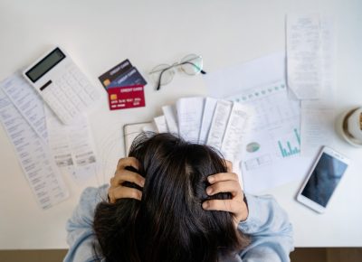 Brasil registra 73,71 milhões de consumidores inadimplentes em agosto, aponta CNDL e SPC Brasil