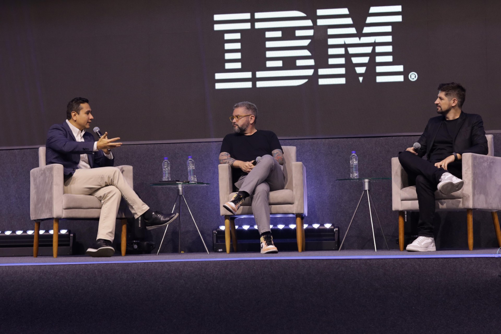 Inovação global, design estratégico e inteligência de dados marcam a manhã do segundo dia do Latam Retail Show