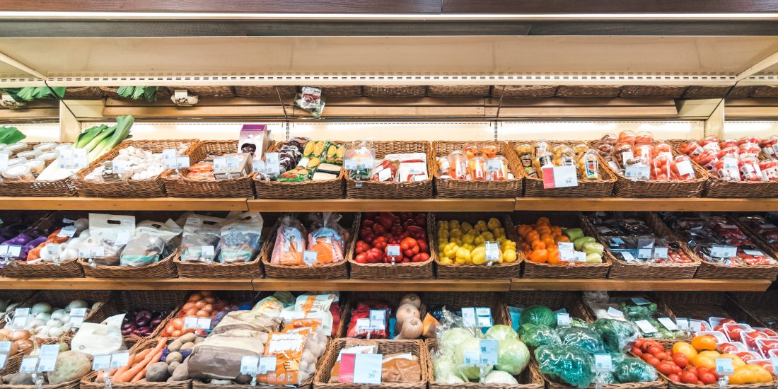 Venda do distribuidor cresce em alimentos no Sudeste e higiene no Nordeste, aponta estudo