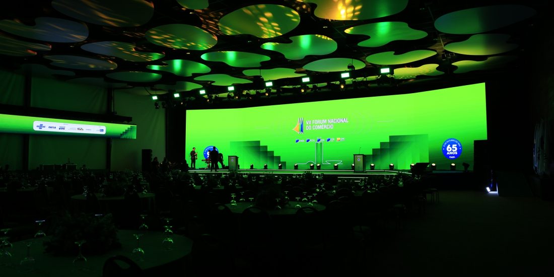 VII Fórum Nacional do Comércio: abertura reúne empresários e poder público no