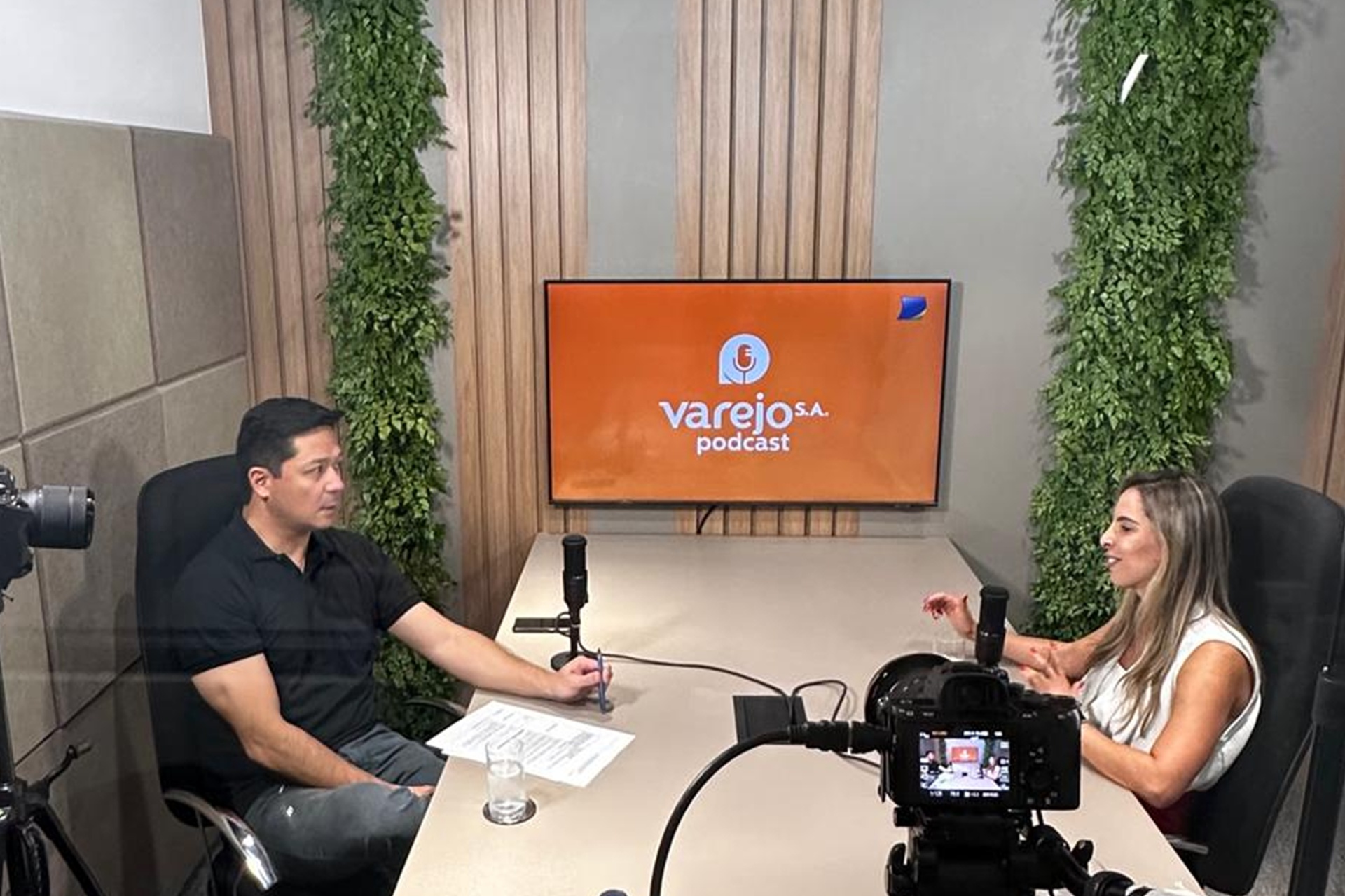 Varejo S.A. Podcast está entre os 3 finalistas do Prêmio Melhores Podcasts do Brasil 2025