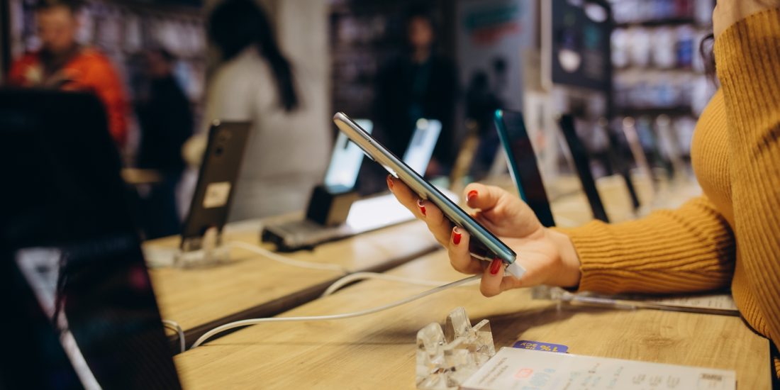 A aposta no varejo físico como parte da estratégia de entrada da JOVI no Brasil