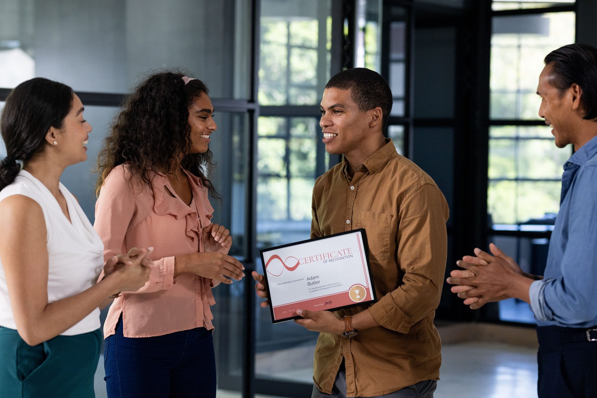 69% dos profissionais planejam cursos rápidos e certificações para se manter competitivos em 2026