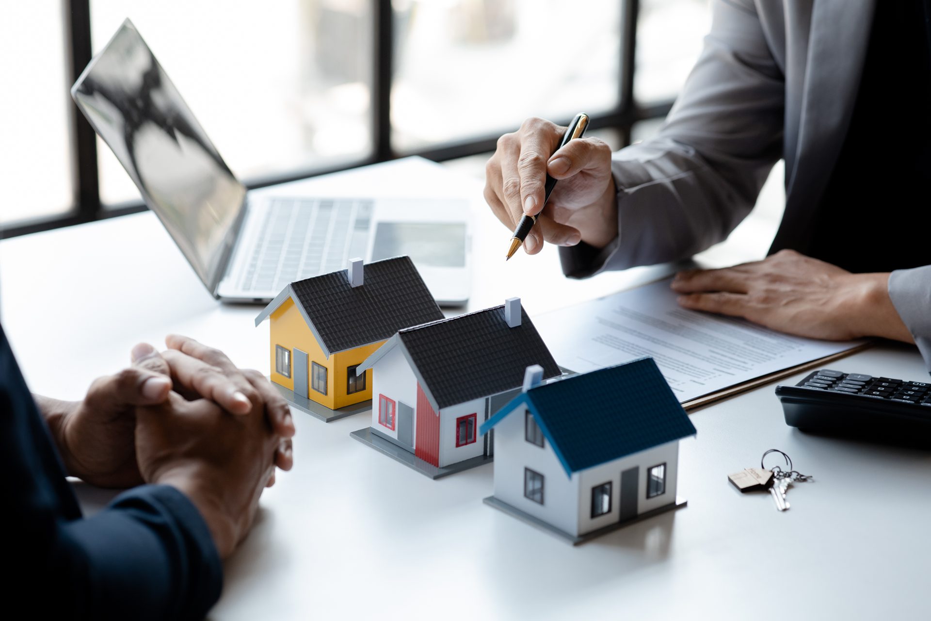 Copa, eleição e feriados derrubam o mercado imobiliário Dados mostram outra realidade