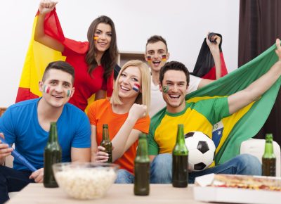 Estreia da Seleção Brasileira na Copa do Mundo deve impulsionar churrasco, cerveja e delivery