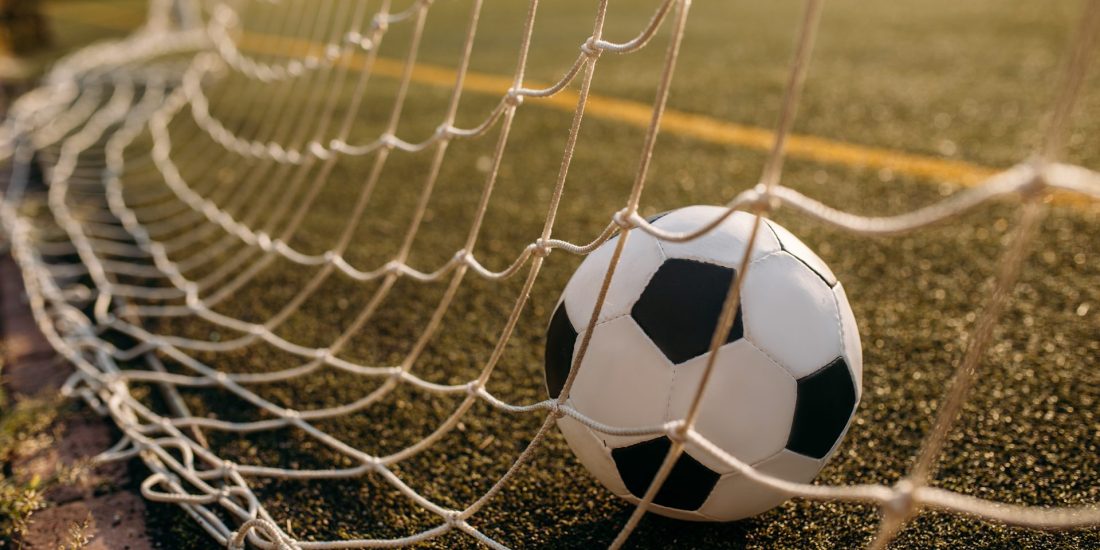 Jogo entre Brasil e Marrocos deve movimentar bares e supermercados em todo o país