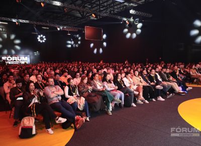 IA, consumidor 50+, marketplaces e futuro do varejo: Fórum E-Commerce Brasil 2026 reunirá lançamentos inéditos de pesquisas que devem orientar decisões de negócios no país