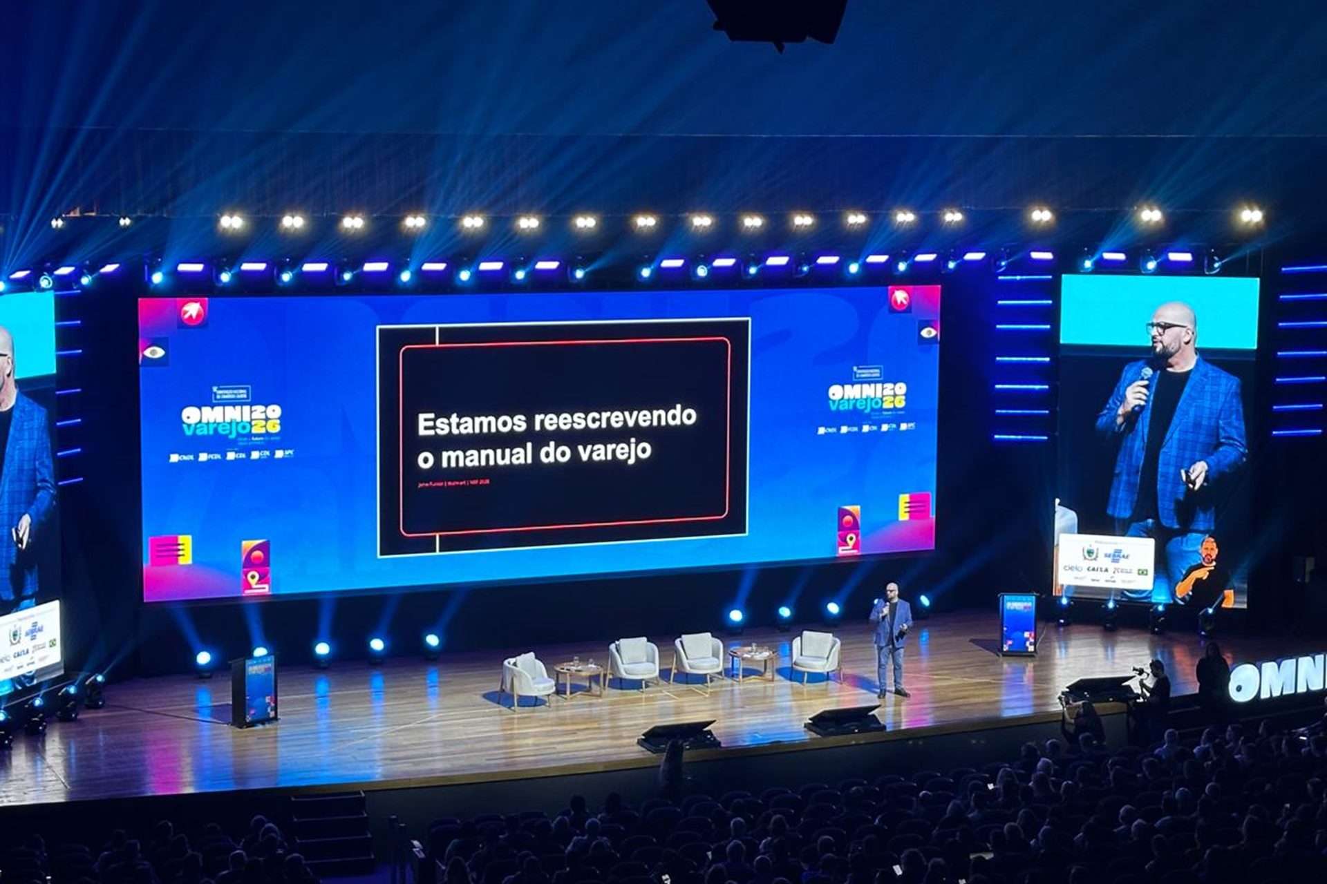 Caio Camargo abre programação do OmniVarejo 2026 com reflexões sobre a experiência no varejo