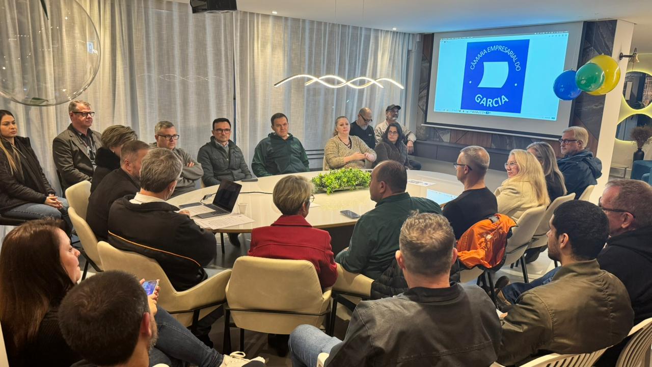 Reunião de empresários da Câmara Empresarial do Grande Garcia com o poder público